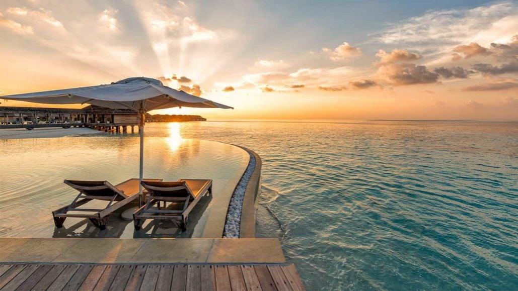 Мальдіви,  готель Hurawalhi Maldives 5*