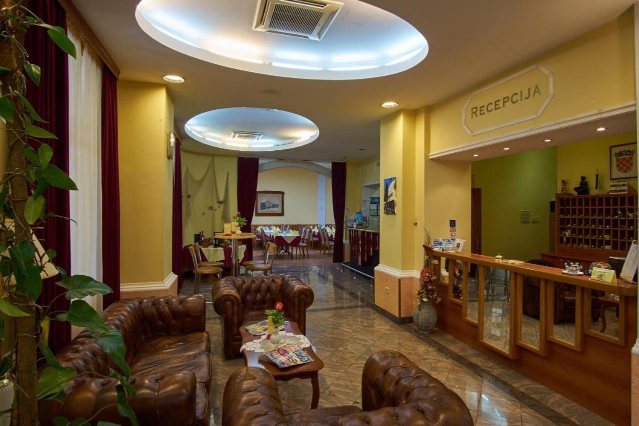 HOTEL VILA RUZICA 3 *